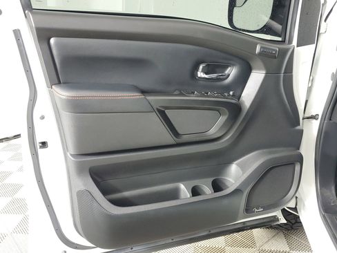 Used 2024 Nissan Titan PRO-4X w/ Pro-4x Convenience Package image 21