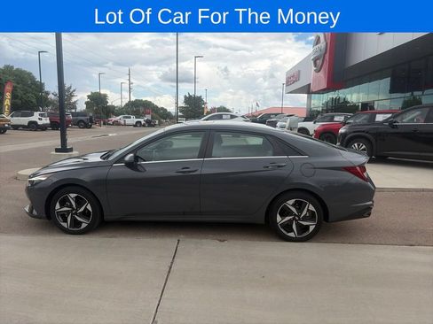 Used 2023 Hyundai Elantra Limited FWD image 8