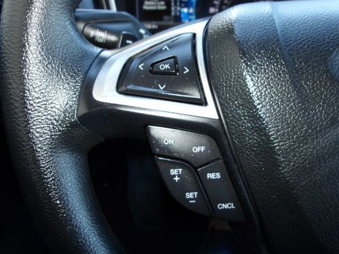 Used 2019 Ford Fusion SE image 17