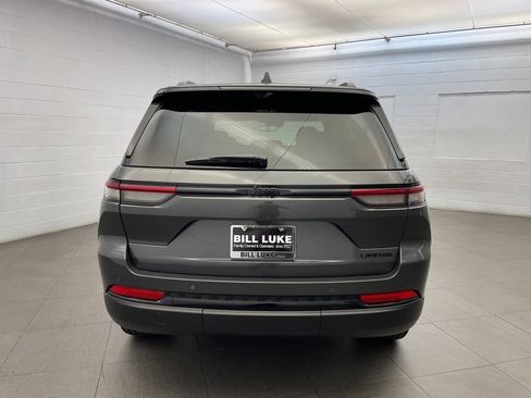 New 2025 Jeep Grand Cherokee Limited w/ Luxury Tech Group II image 4