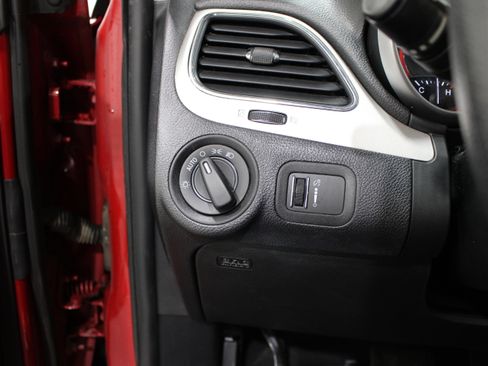 Used 2018 Dodge Journey SE FWD image 7