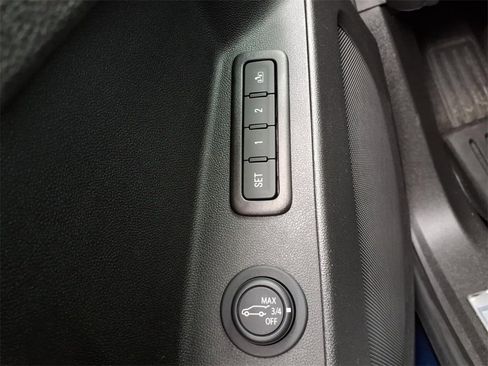 Used 2022 Chevrolet Equinox Premier image 18