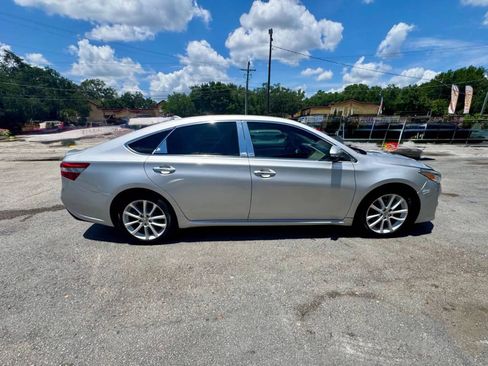 Used 2014 Toyota Avalon Limited w/ Technology Package FWD image 6