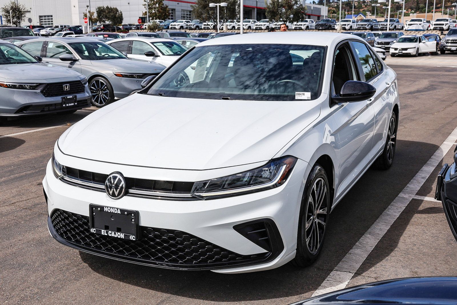 Used 2025 Volkswagen Jetta Sport FWD image 18
