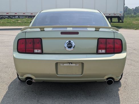 Used 2005 Ford Mustang GT Premium RWD image 16