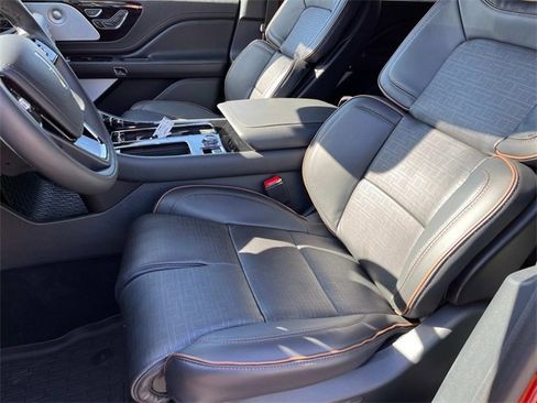 New 2025 Lincoln Aviator Black Label w/ Jet Appearance Package image 24