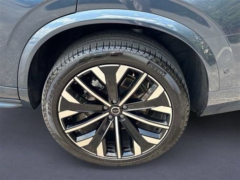 Used 2025 Volvo XC90 B5 Plus AWD/4WD image 13