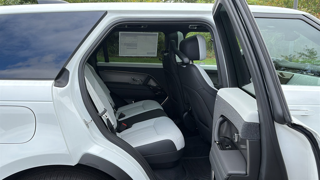 New 2027 Land Rover Range Rover Sport Dynamic SE AWD/4WD image 27