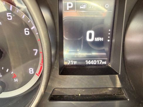 Used 2017 Hyundai Santa Fe SE AWD/4WD image 20