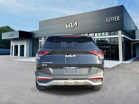 Used 2024 Kia Sportage EX FWD image 7