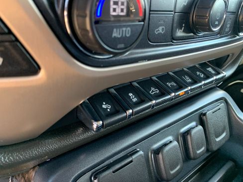 Used 2016 GMC Sierra 2500 Denali w/ Duramax Plus Package image 38