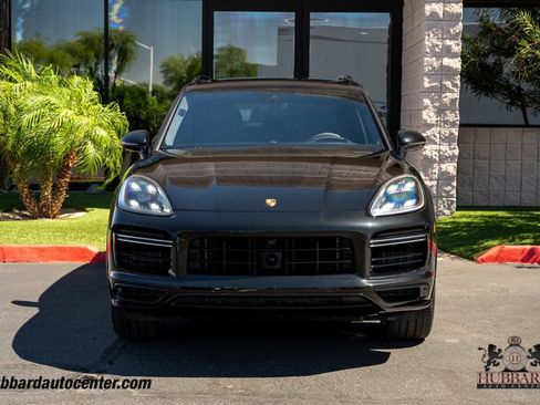 Used 2023 Porsche Cayenne Turbo AWD/4WD image 39