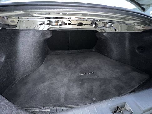 Used 2021 Nissan Sentra SR FWD image 27