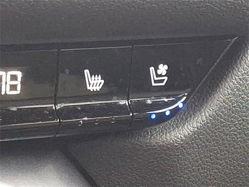 Used 2021 Chevrolet Blazer RS w/ Enhanced Convenience Package image 26