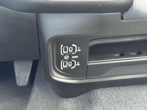Used 2024 RAM 2500 Big Horn AWD/4WD image 24