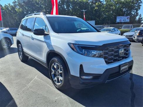 Used 2023 Honda Passport TrailSport image 1