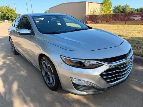 Used 2020 Chevrolet Malibu LT FWD image 3