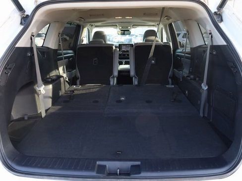 Used 2022 Toyota Highlander XLE image 29