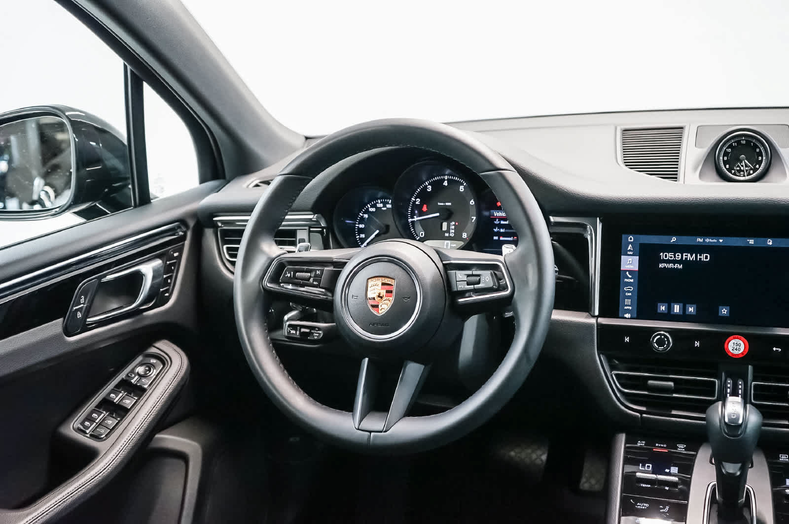 Certified 2026 Porsche Macan AWD/4WD image 21