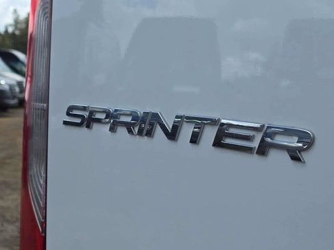 Used 2025 Mercedes-Benz Sprinter 2500 image 17