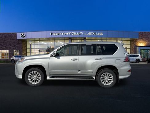 Used 2017 Lexus GX 460 Premium image 2