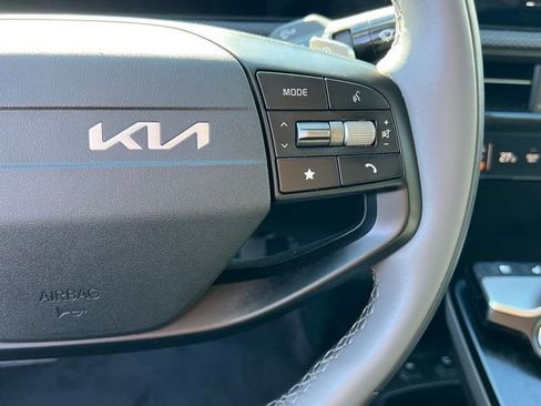 Certified 2025 Kia EV6 Wind image 23