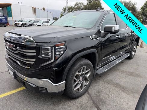 Used 2023 GMC Sierra 1500 SLT w/ SLT Premium Package AWD/4WD image 1