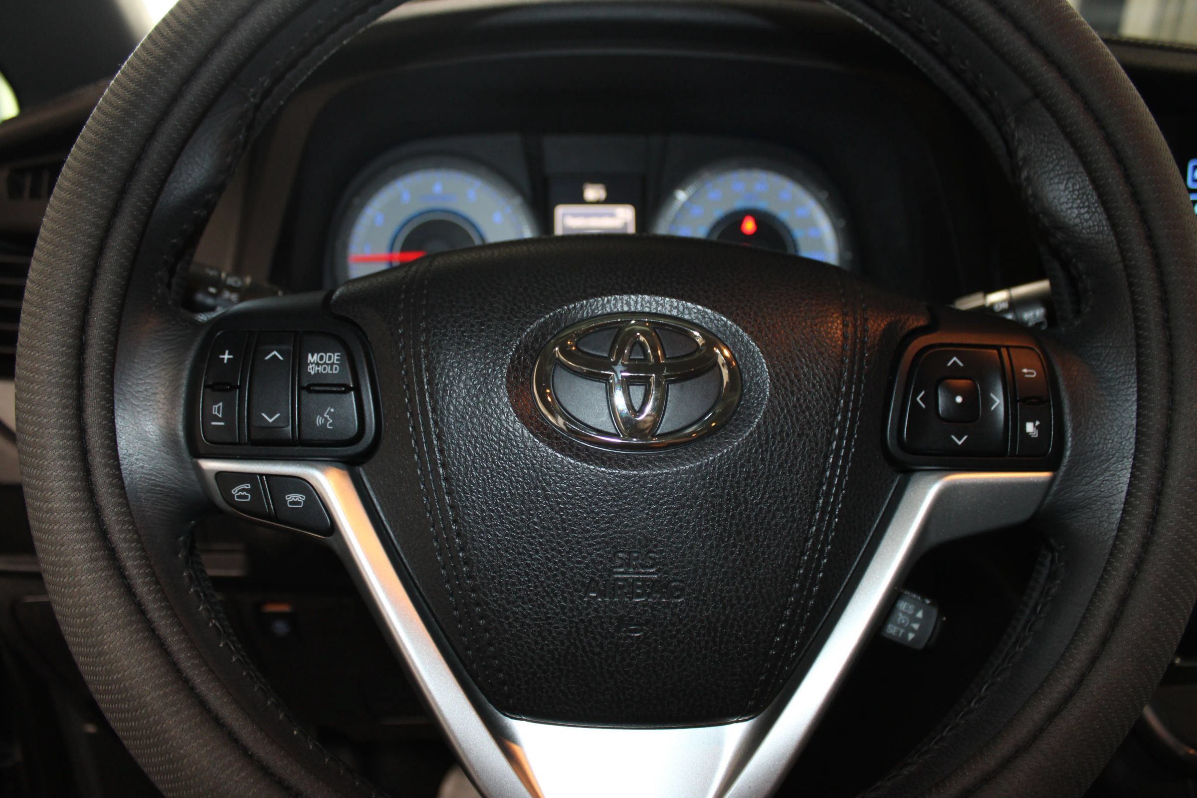 Used 2015 Toyota Sienna SE w/ SE Preferred Package FWD image 22