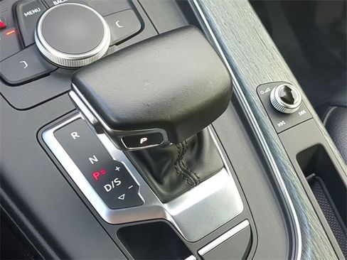 Used 2017 Audi A4 2.0T Premium image 28