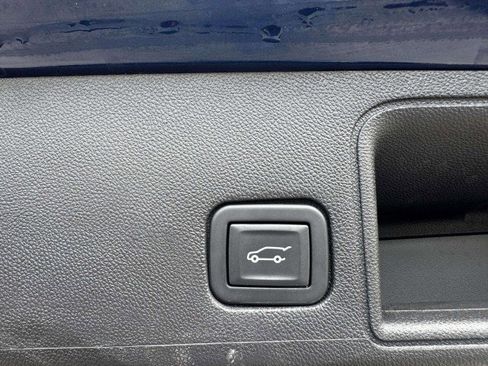 Used 2023 GMC Terrain SLE w/ Driver Convenience Package image 53