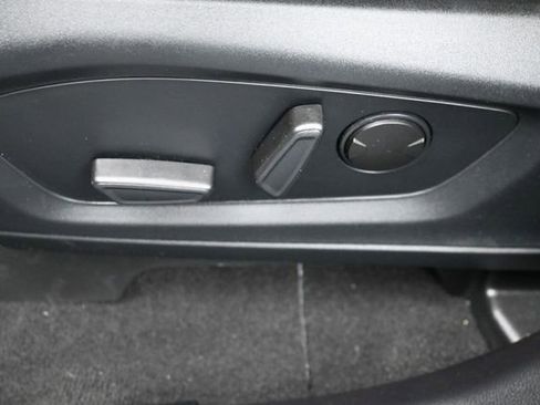 Used 2020 Ford Explorer XLT w/ Equipment Group 202A RWD image 12