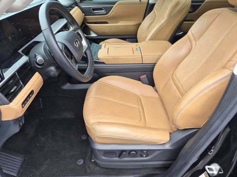 Used 2025 INFINITI QX80 Sensory AWD/4WD image 11