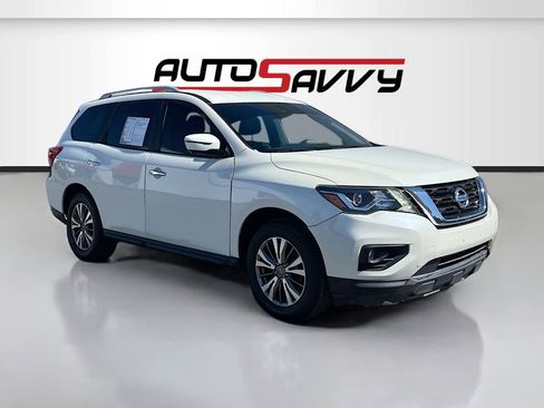 Used 2020 Nissan Pathfinder SL image 1