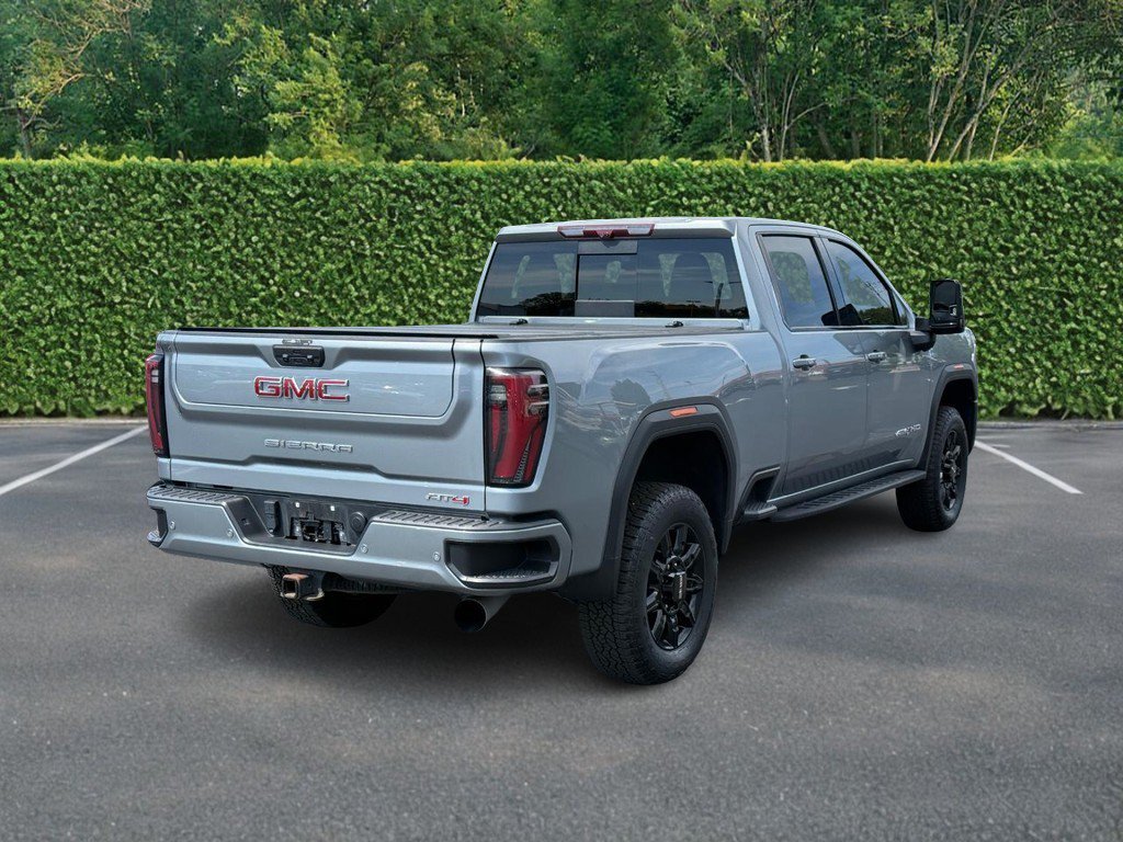 Used 2024 GMC Sierra 3500 AT4 w/ AT4 Premium Plus Package AWD/4WD image 3