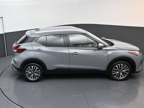 Used 2024 Nissan Kicks SV FWD image 15