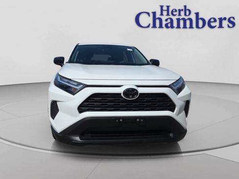Used 2023 Toyota RAV4 LE AWD/4WD image 2