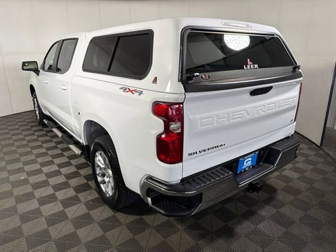 Used 2023 Chevrolet Silverado 1500 LT AWD/4WD image 6
