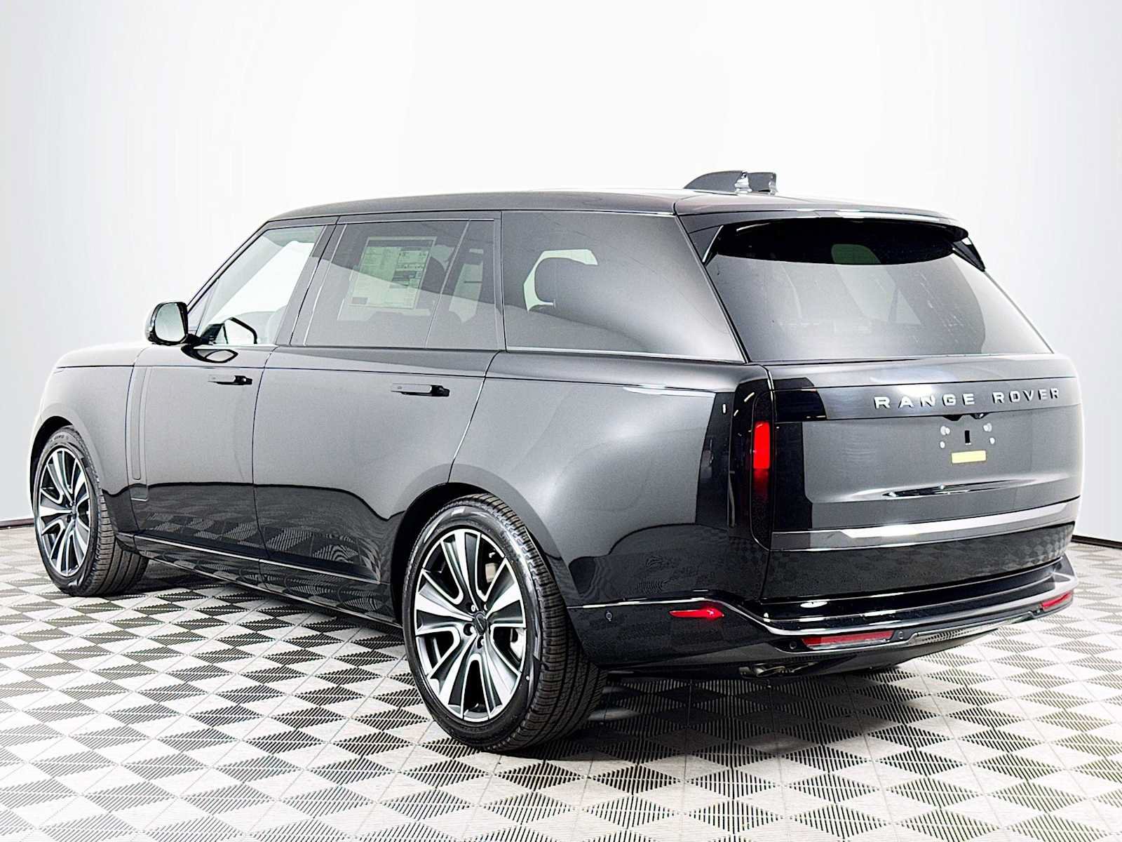 New 2026 Land Rover Range Rover Long Wheelbase SE AWD/4WD image 7