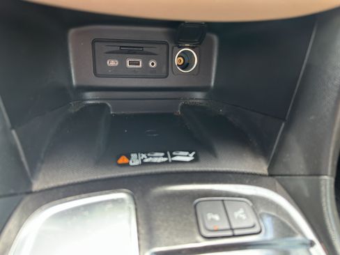 Used 2024 Chevrolet Equinox Premier FWD image 18