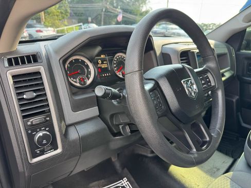 Used 2018 RAM 1500 Express AWD/4WD image 13