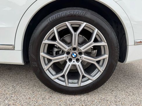 Used 2021 BMW X7 xDrive40i w/ Premium Package image 14