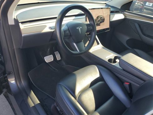 Used 2023 Tesla Model Y Performance image 17
