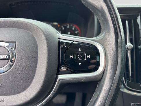Used 2018 Volvo S90 T5 Momentum w/ Convenience Package FWD image 28