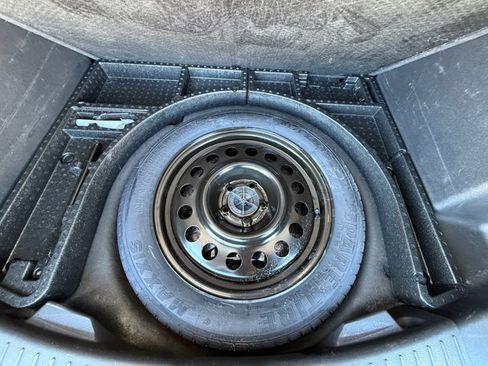 Used 2017 Ford Escape SE image 36