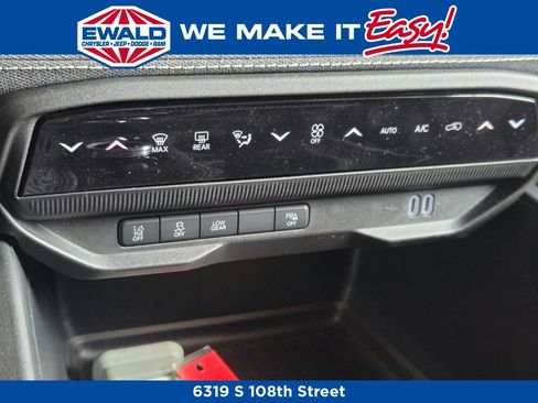 New 2026 Jeep Cherokee Laredo image 30