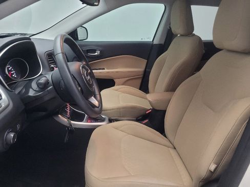 Used 2018 Jeep Compass Sport w/ Tech Group FWD image 17