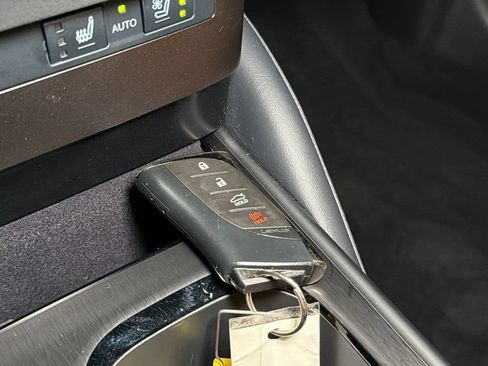 Certified 2025 Lexus ES 300h w/ Premium Package FWD image 26