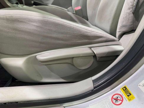 Used 2010 Toyota Corolla LE image 19