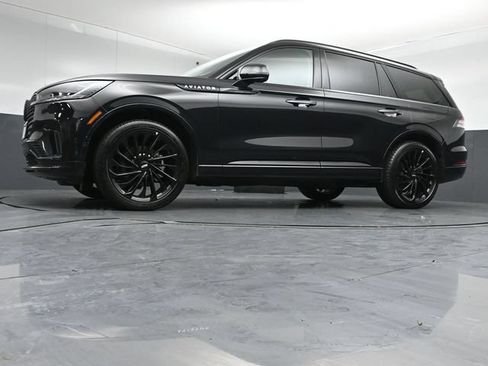 Certified 2025 Lincoln Aviator Reserve w/ Equipment Group 201A AWD/4WD image 40