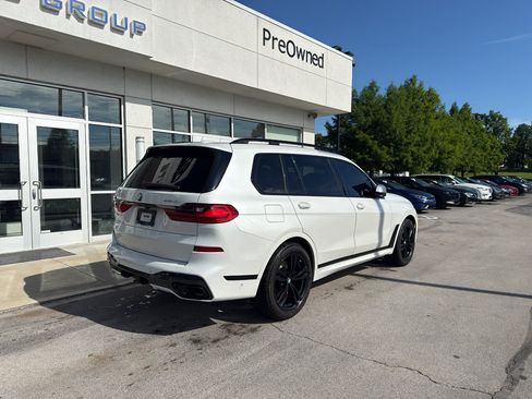 Used 2022 BMW X7 xDrive40i w/ M Sport Package AWD/4WD image 3